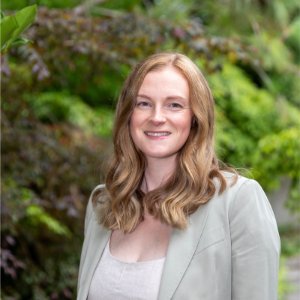 Dr Roxanna Holdsworth